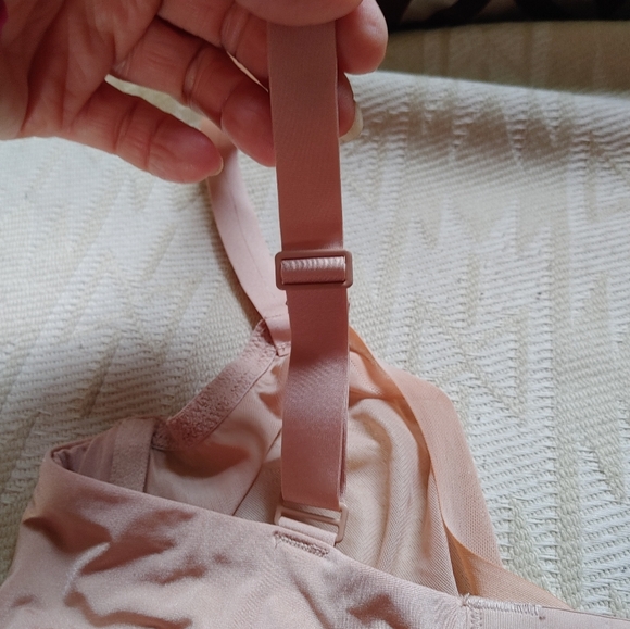 SKIMS Molded Unlined Demi Bra - Picture 8 of 14